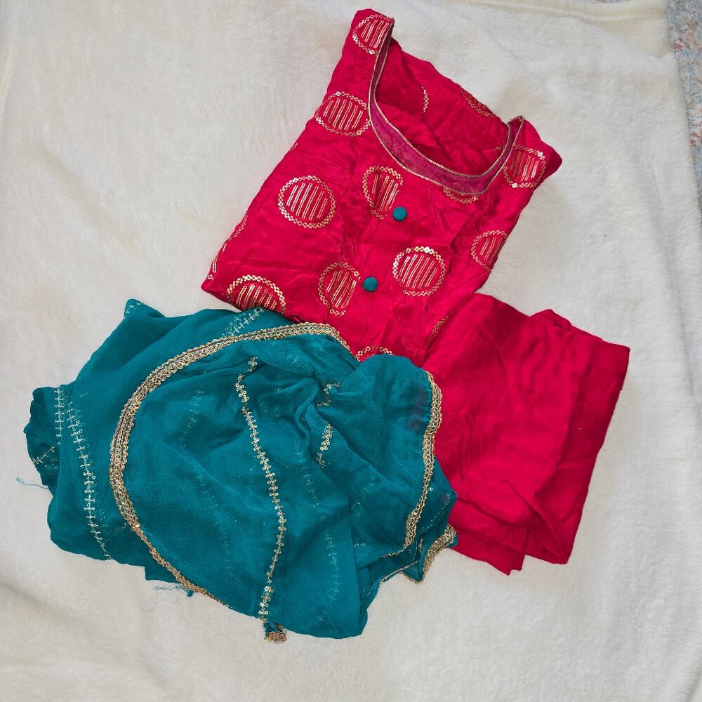 Magenta suit with green dupatta NEGOTIABLE